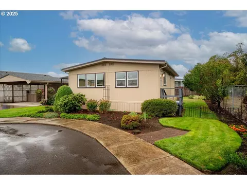 5510 Windsor Island Rd N #19, Keizer, OR 97303