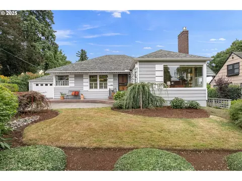 3736 SE Tolman St, Portland, OR 97202