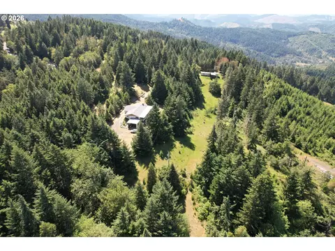 2713 Boomer Hill Rd, Myrtle Creek, OR 97457