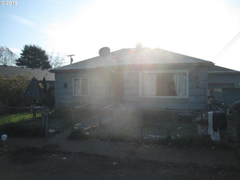271 NE 2nd St, Willamina, OR 97396 photo 1