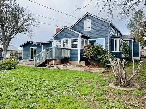 551 NW T St, Winston, OR 97496