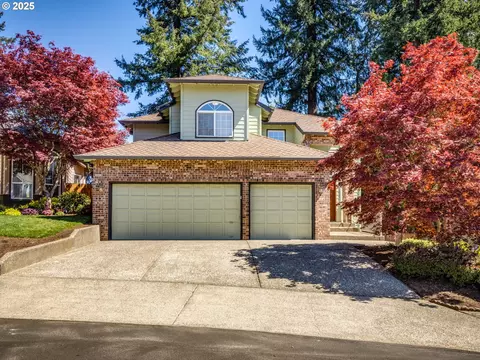 7556 SW Ashford St, Tigard, OR 97224