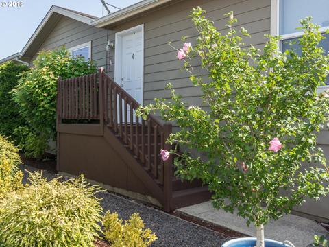 1949 SE Palmquist Rd #62, Gresham, OR 97080 photo 1