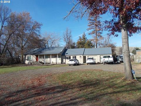 2526 NE Nursery Ln, Pendleton, OR 97801 photo 1