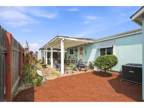 Exterior - 3700 Babcock Ln, Eugene, OR 97401 photo 2 of 4
