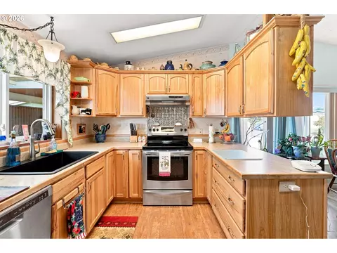 Kitchen - 3700 Babcock Ln, Eugene, OR 97401 photo 1 of 3