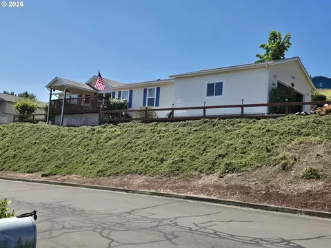 104 Angelcrest Ct, Roseburg, OR 97471