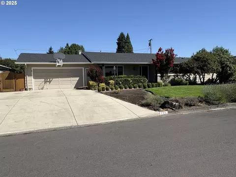 177 E Anchor Ave, Eugene, OR 97404