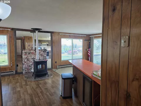 Living - 58 S High Rd, Wamic, OR 97063 photo 1 of 2
