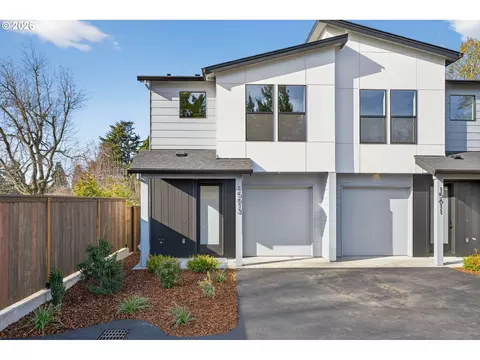 15613 SE Meadowlark Ln, Milwaukie, OR 97267