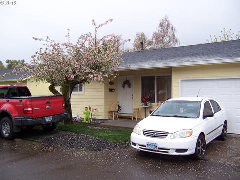 504 E 9th St, Newberg, OR 97132 photo 1