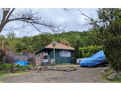 1119 NE Crescent Aly, Roseburg, OR 97470
