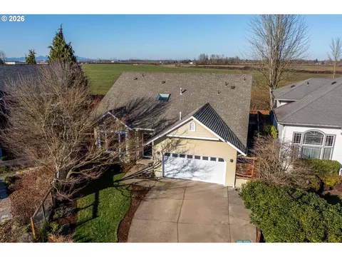 579 Sweetwater Ln, Eugene, OR 97404