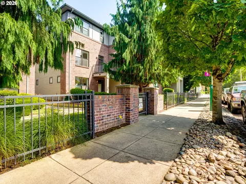 1420 NW 20th Ave, Portland, OR 97209