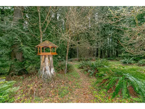 Exterior - 53221 E Marmot Rd, Sandy, OR 97055 photo 10 of 13