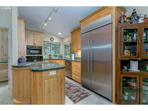 Kitchen - 53221 E Marmot Rd, Sandy, OR 97055 photo 2 of 6