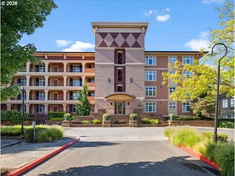 2015 SE Columbia River Dr #450, Vancouver, WA 98661