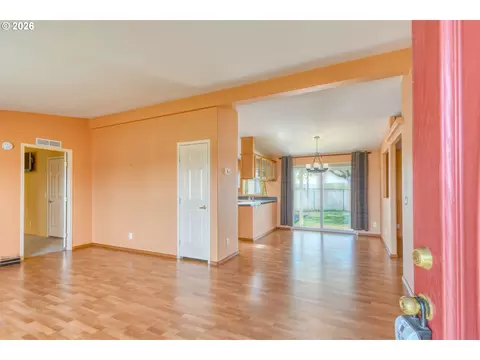 3010 SW Terrace Dr, Pendleton, OR 97801 photo 2