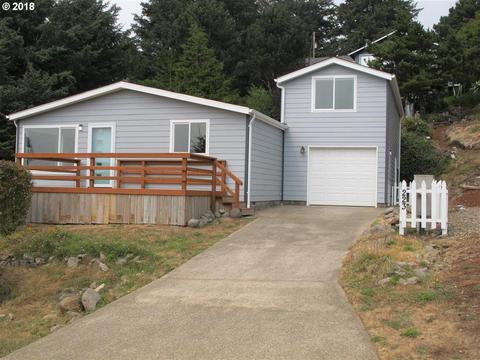 223 E 3rd St, Yachats, OR 97498 photo 1