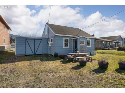35075 Rueppel Ave, Pacific City, OR 97135