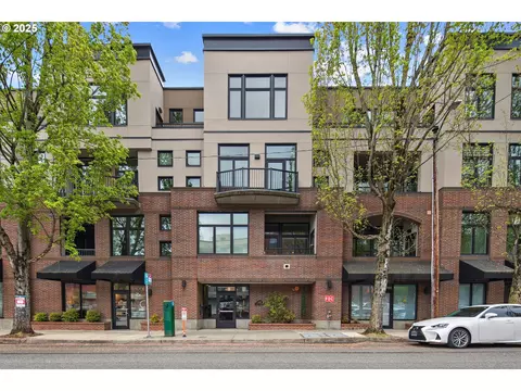 618 NW 12th Ave #216, Portland, OR 97209