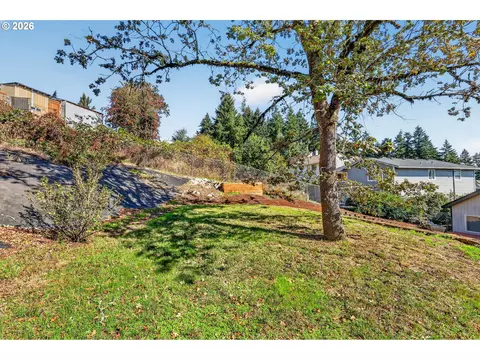 Exterior - 7625 Ridgewood Dr, Gladstone, OR 97027 photo 7 of 8