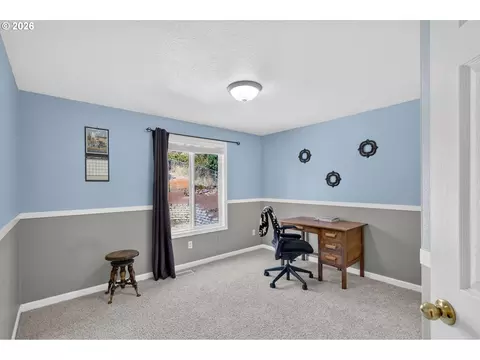 Other - 7625 Ridgewood Dr, Gladstone, OR 97027 photo 6 of 9