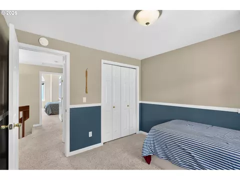 Bedroom - 7625 Ridgewood Dr, Gladstone, OR 97027 photo 7 of 8
