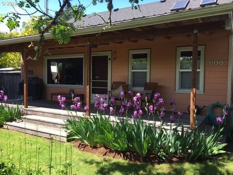 255 Crocker Ln, Eugene, OR 97404 photo 1
