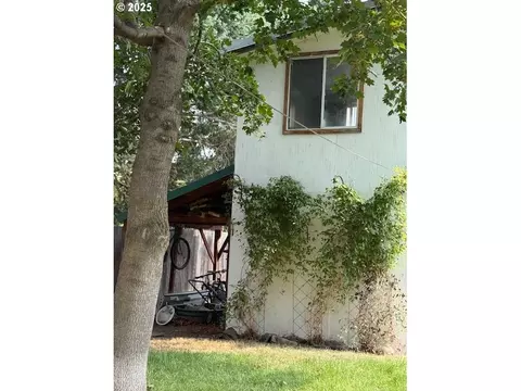 Exterior - 141 E Bryan Ave, Union, OR 97883 photo 10 of 17