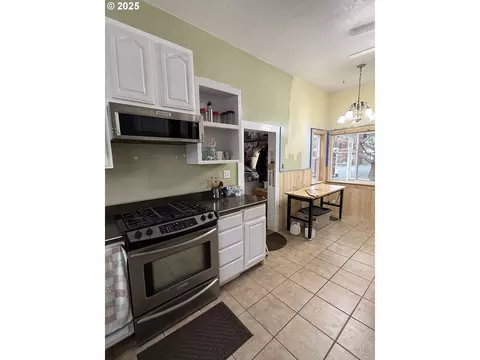 Kitchen - 141 E Bryan Ave, Union, OR 97883 photo 7 of 7