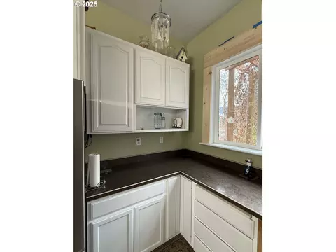 Kitchen - 141 E Bryan Ave, Union, OR 97883 photo 6 of 7