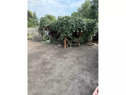Exterior - 141 E Bryan Ave, Union, OR 97883 photo 4 of 17