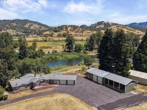 15464 Old Highway 99, Myrtle Creek, OR 97457