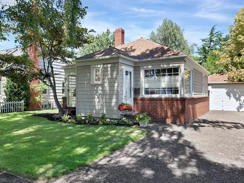1655 Pearl St NE, Salem, OR 97301