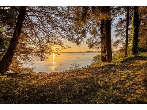 01500 Cape Arago Hwy, Coos Bay, OR 97420