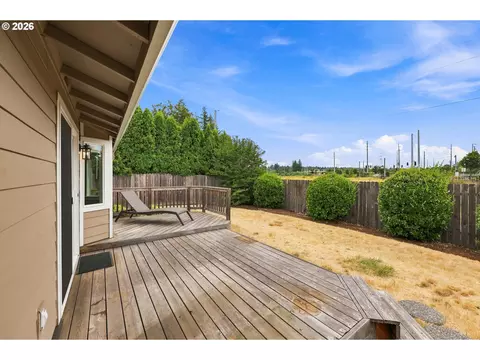 Exterior - 822 SW Hartley Ave, Gresham, OR 97030 photo 3 of 6