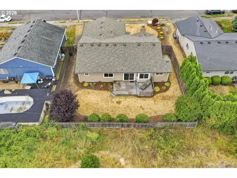 View/Area - 822 SW Hartley Ave, Gresham, OR 97030 photo 5 of 7
