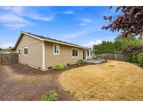 Exterior - 822 SW Hartley Ave, Gresham, OR 97030 photo 2 of 6