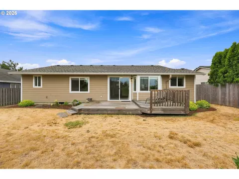 Exterior - 822 SW Hartley Ave, Gresham, OR 97030 photo 5 of 6