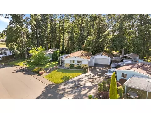 11847 Chateau Dr NE, Woodburn, OR 97071