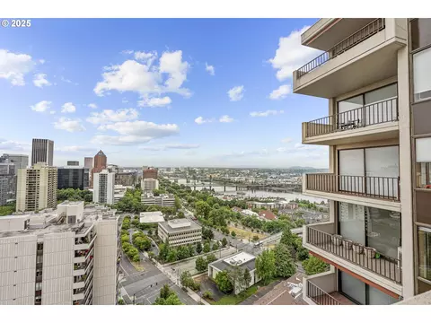 2221 SW 1st Ave #2421, Portland, OR 97201