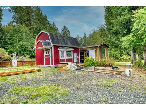 Exterior - 76960 Emill Rd, Rainier, OR 97048 photo 2 of 12