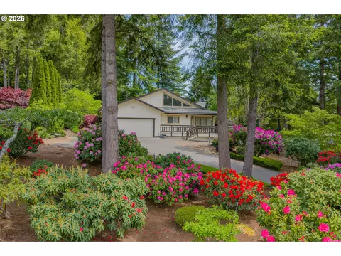 1446 W 14th Pl, Coquille, OR 97423