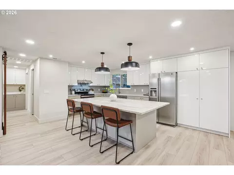 Kitchen - 3033 SE Condor Ave, Gresham, OR 97080 photo 7 of 7