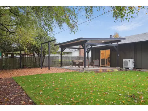 Exterior - 3033 SE Condor Ave, Gresham, OR 97080 photo 7 of 10
