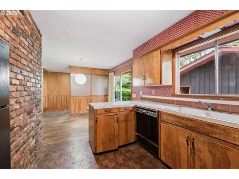 Kitchen - 2041 E 26th Ave, Eugene, OR 97403 photo 1 of 4