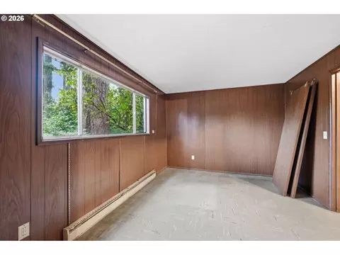 Bedroom - 2041 E 26th Ave, Eugene, OR 97403 photo 6 of 8