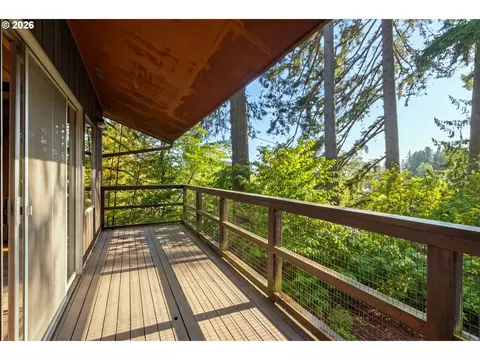 Exterior - 2041 E 26th Ave, Eugene, OR 97403 photo 3 of 7
