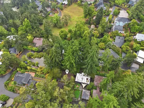 View/Area - 2041 E 26th Ave, Eugene, OR 97403 photo 3 of 5